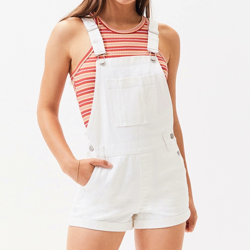 PacSun White Mom Overall Shorts Aesthetic Minimalistic Outfit Teen Affordable